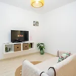 Sixtwelve Apartment